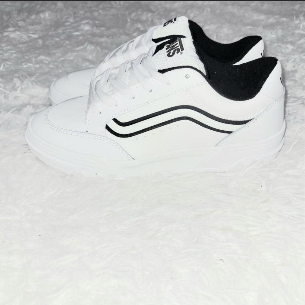 Vans "Black & White Hylane Casual Shoes" Women's US Size 8! ✨️ NWOT